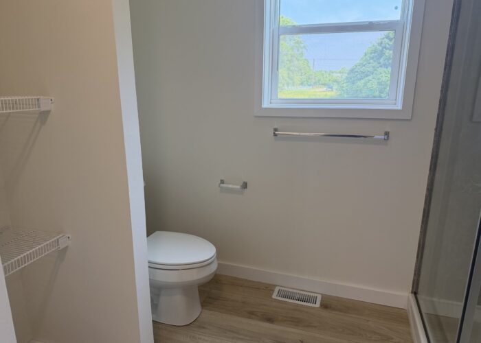 Master Bathroom 9a